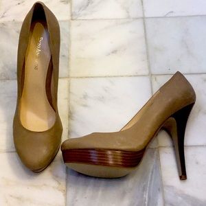Enzo Angiolini Taupe leather Stilettos size 8 1/2